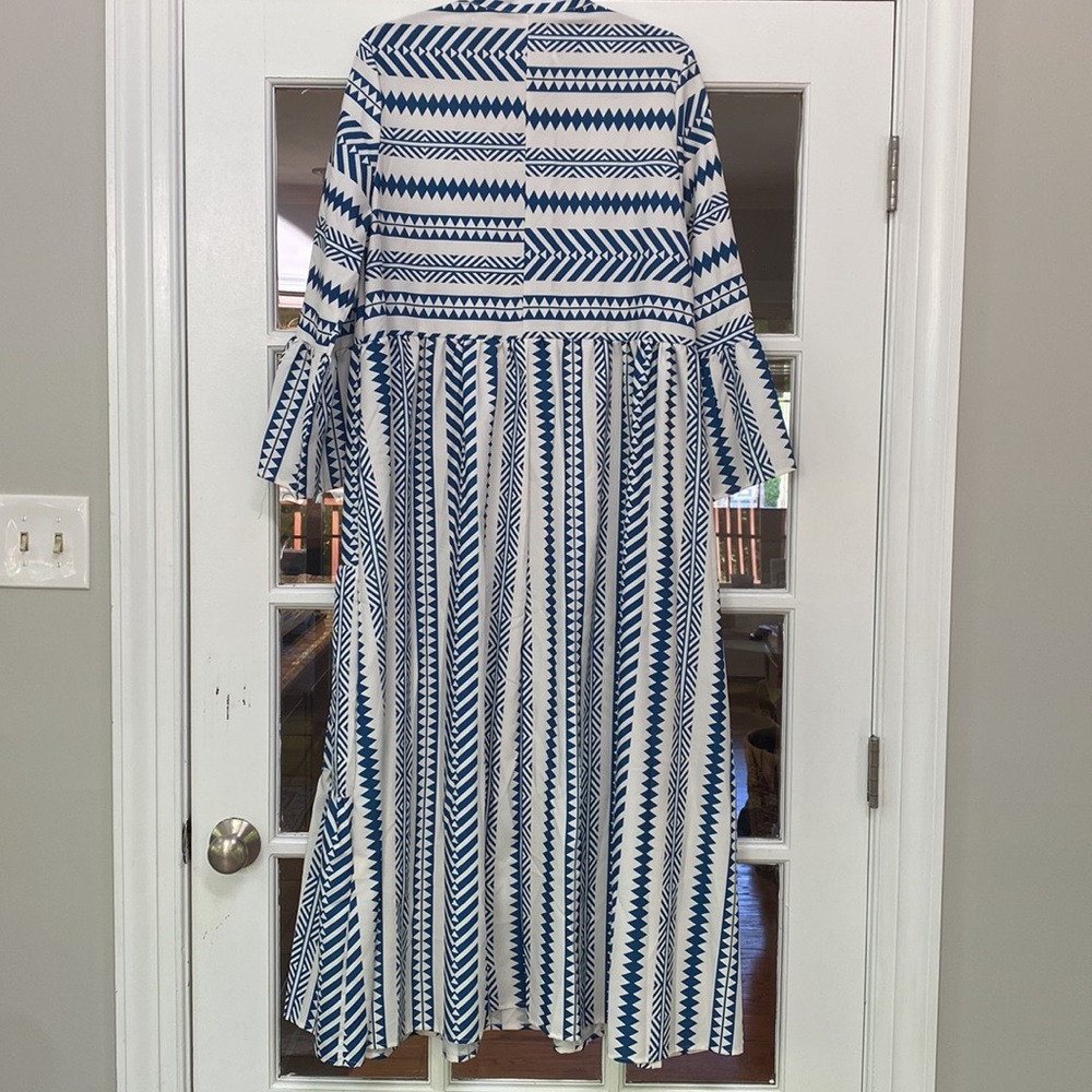 Shein Plus Geo Print Notched Neckline Gorgeous Dress 1X. See images. Must bundle - Picture 4 of 5
